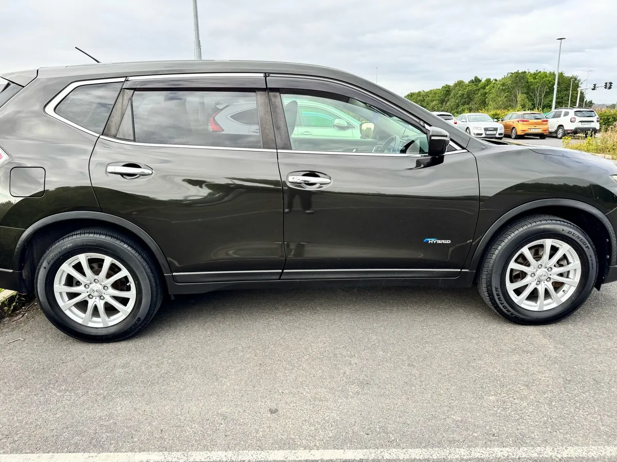 NISSAN  XTRAIL 4X4 SV Hybrid 5seater Fully leather - Image 4