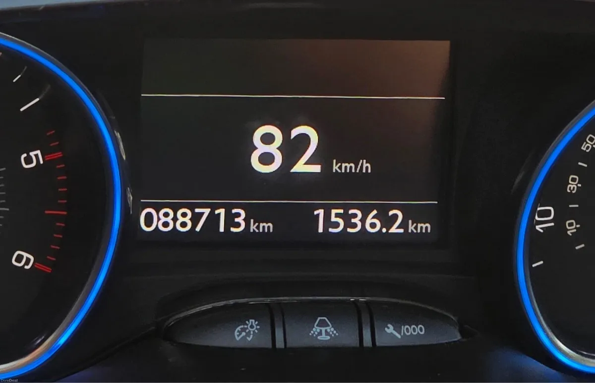 Peugeot 2008 1.6 Diesel High Spec - Image 4