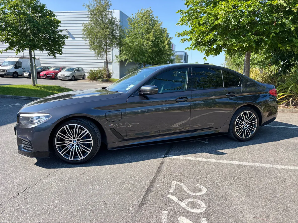 182 BMW 5-Series 530E Hybrid M Sports Edition - Image 2