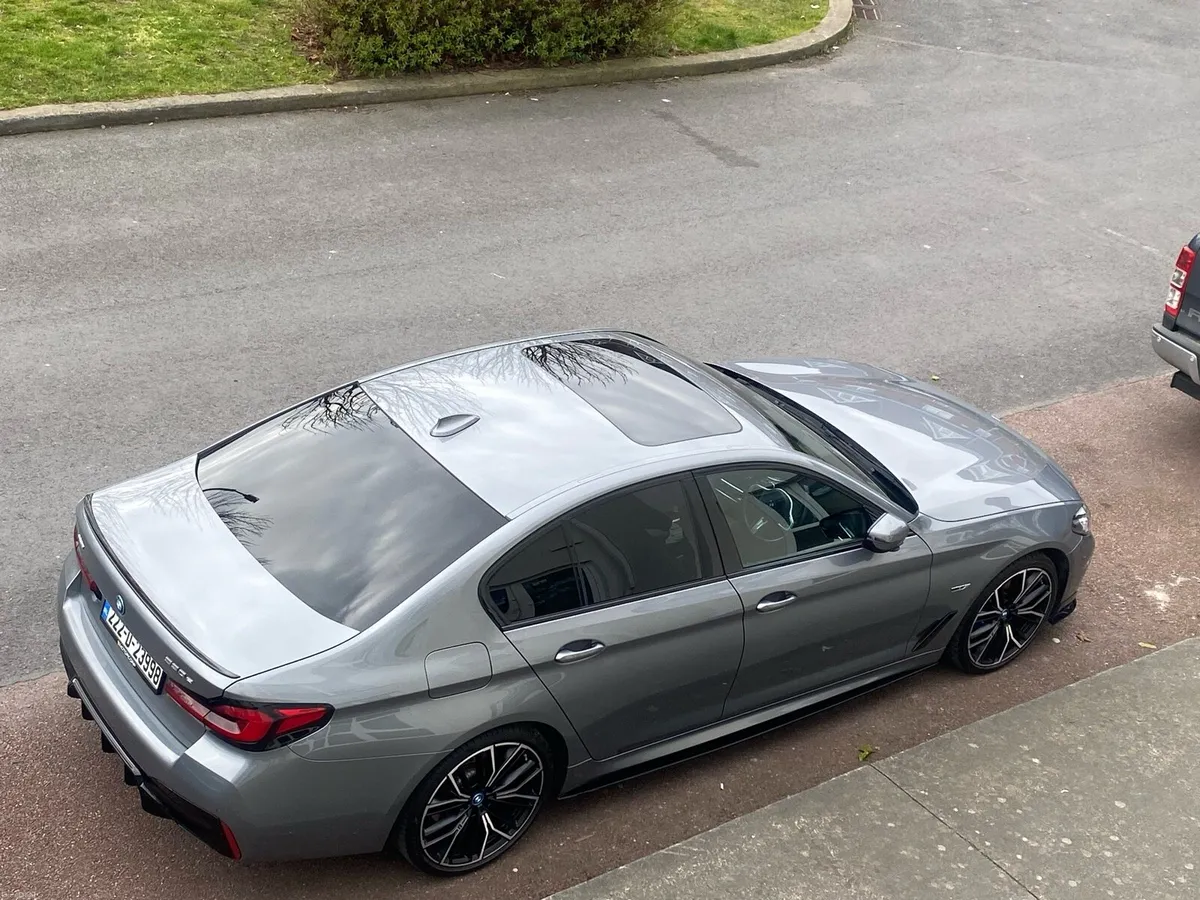 2022 BMW 530e XDrive full spec - Image 3