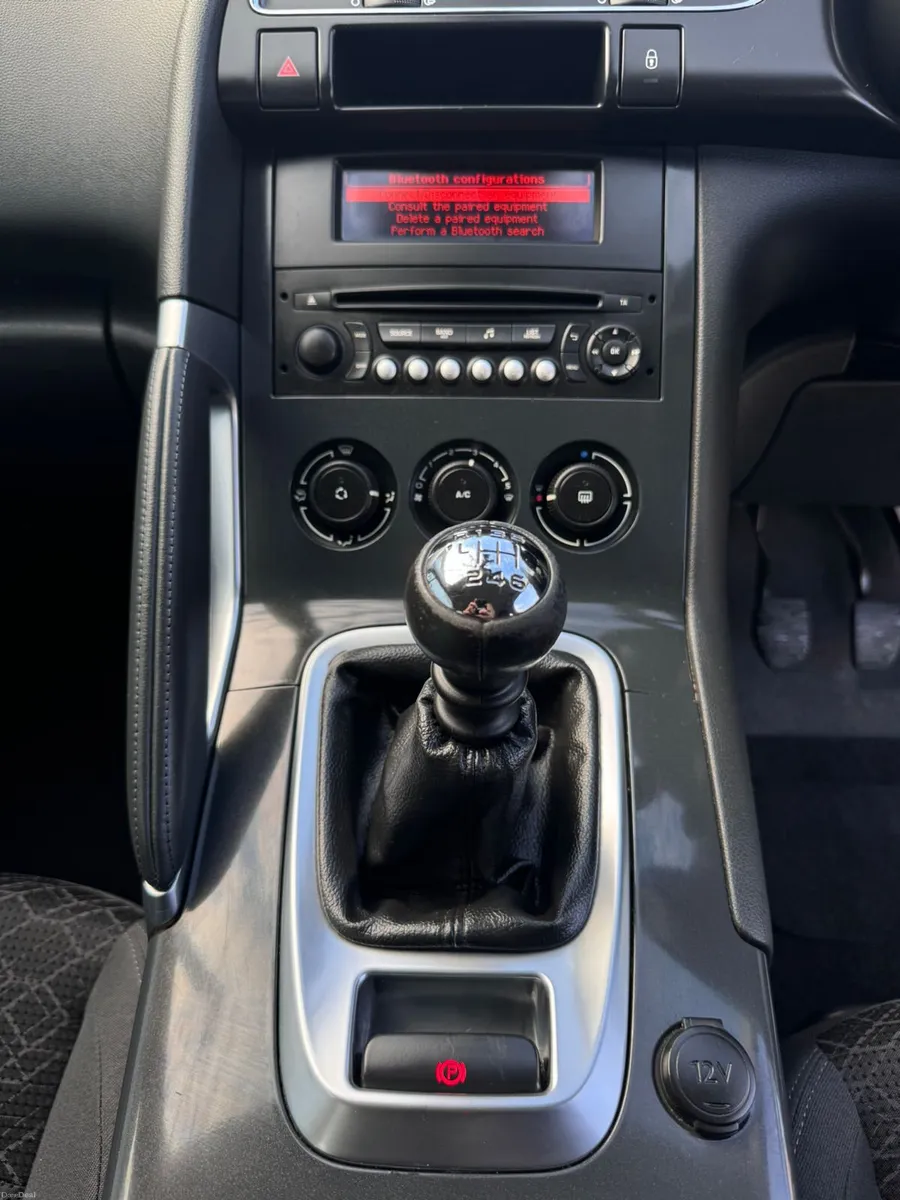 161 Peugeot 3008 1.6D Low Miles Warranty - Image 2