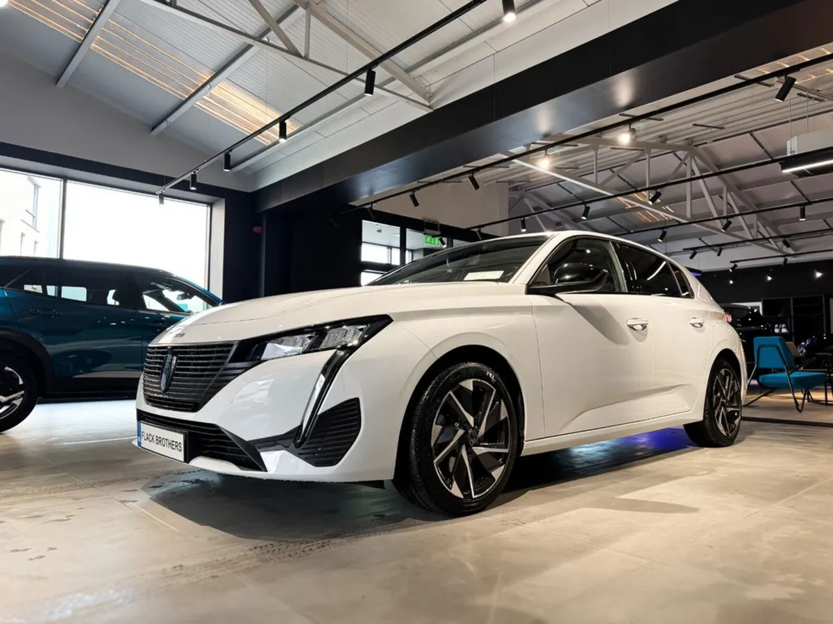 2024 Peugeot 308 Allure 1.5 HDi Auto 130 MY24.2 - Image 3