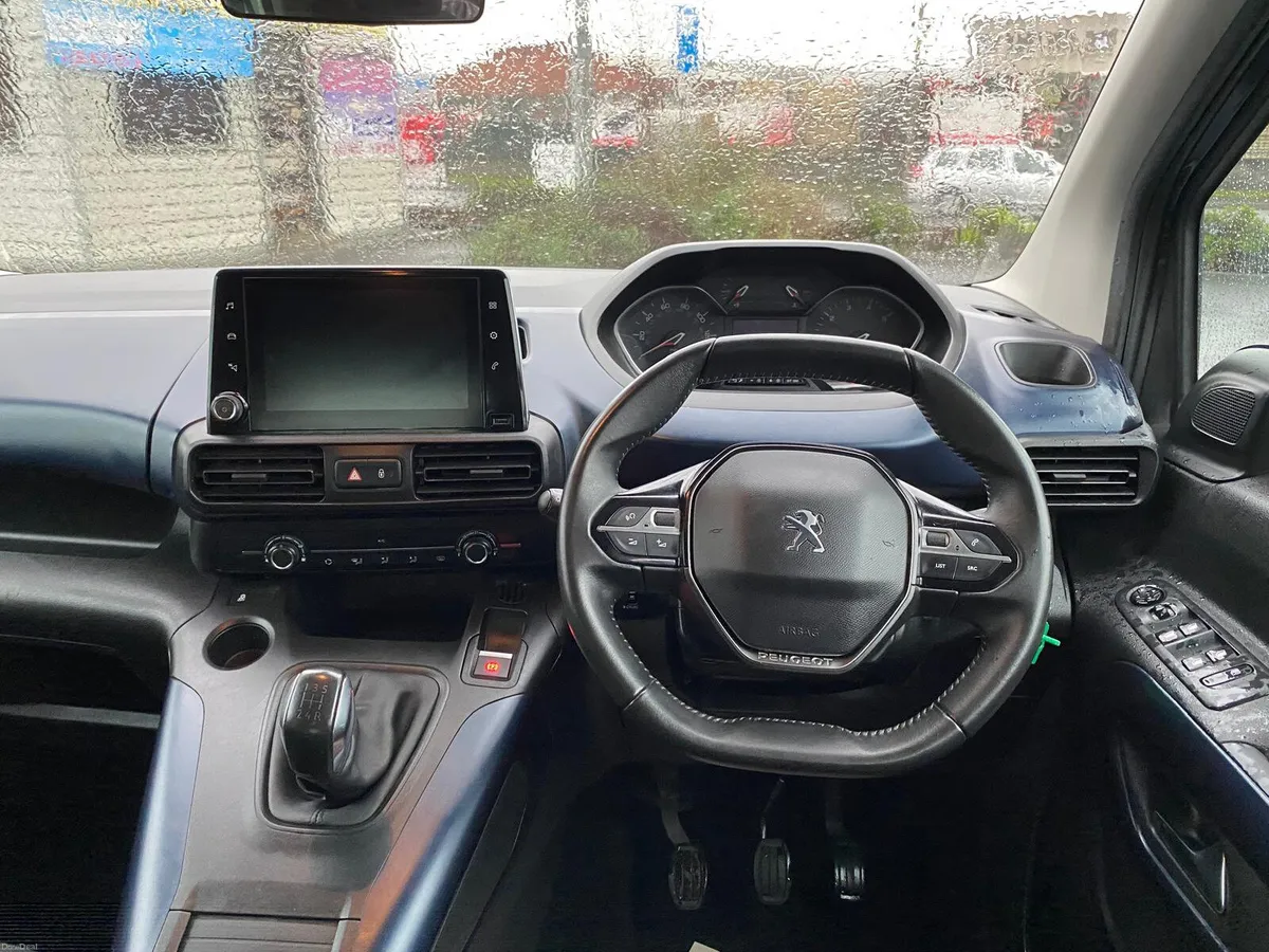 Wheelchair Accessible Peugeot Rifter Horizon - Image 5