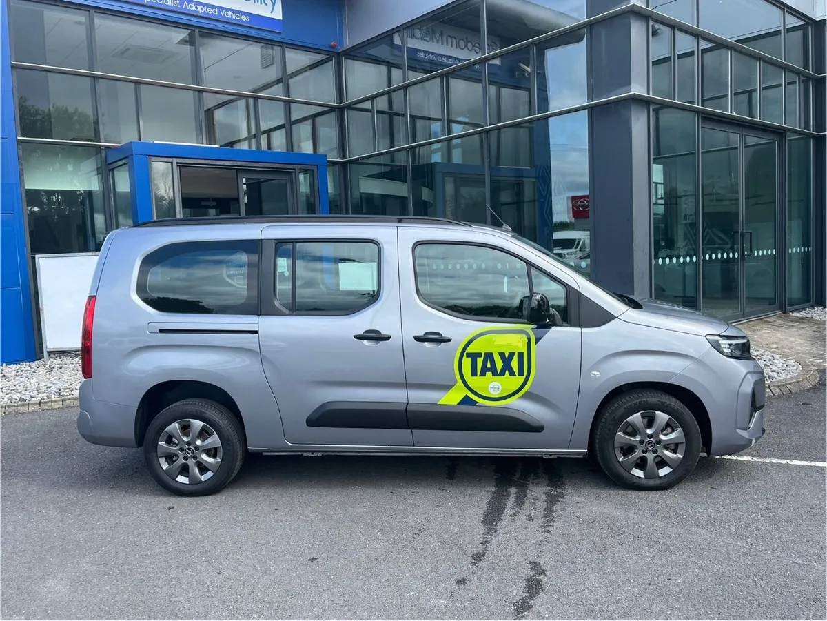 Opel Combo 2026 Auto WAV Taxi Spec Available - Image 4