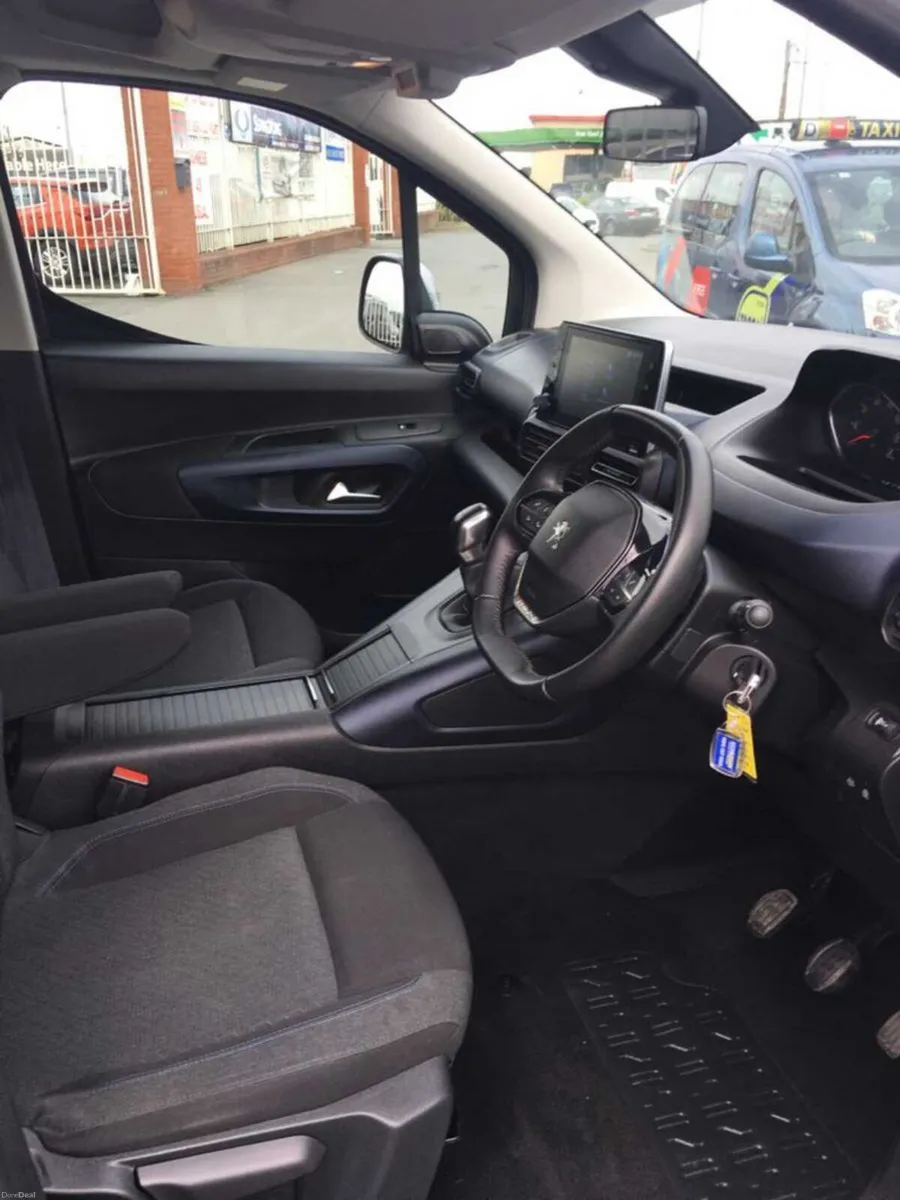 Wheelchair Accessible Peugeot Rifter Horizon 2020 - Image 4