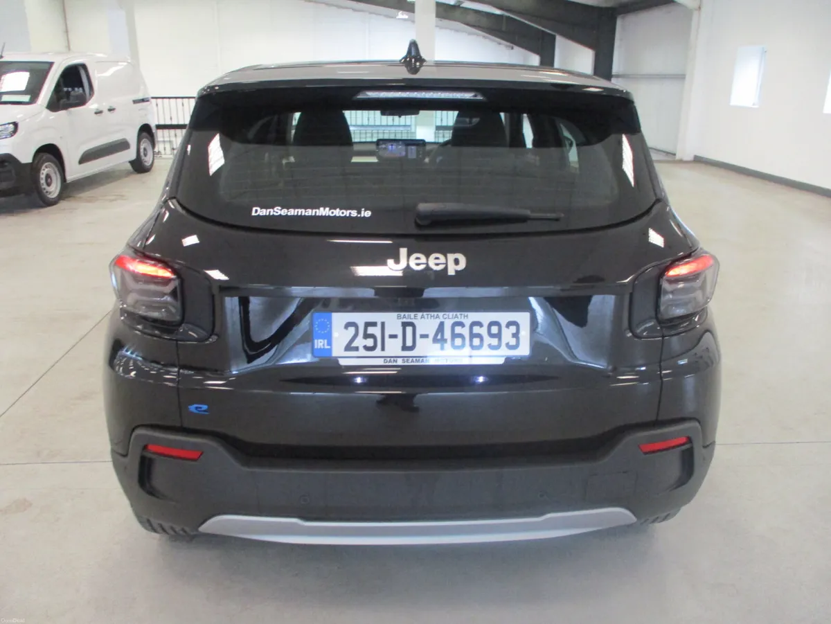 JEEP AVENGER BEV ALTITUDE WITH LEATHER 251 - Image 3