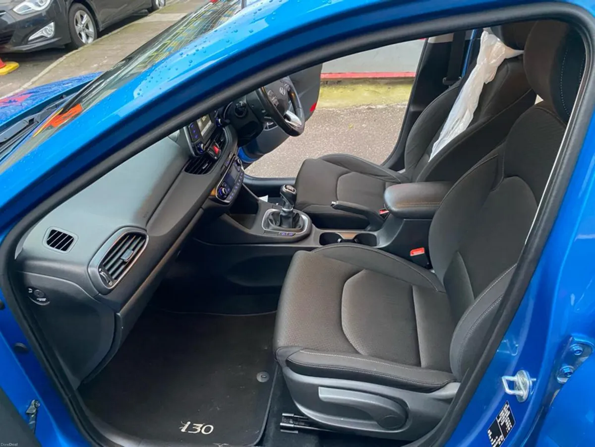 Hyundai i30 I 30 DELUXE 5DR - Image 3