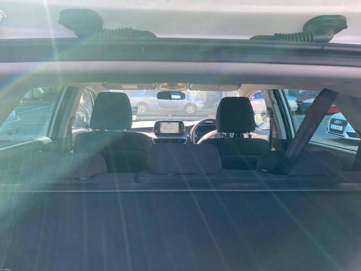 Skoda Karoq STYLE 1.6 TDI 115HP DSG 4DR AUTO - Image 2