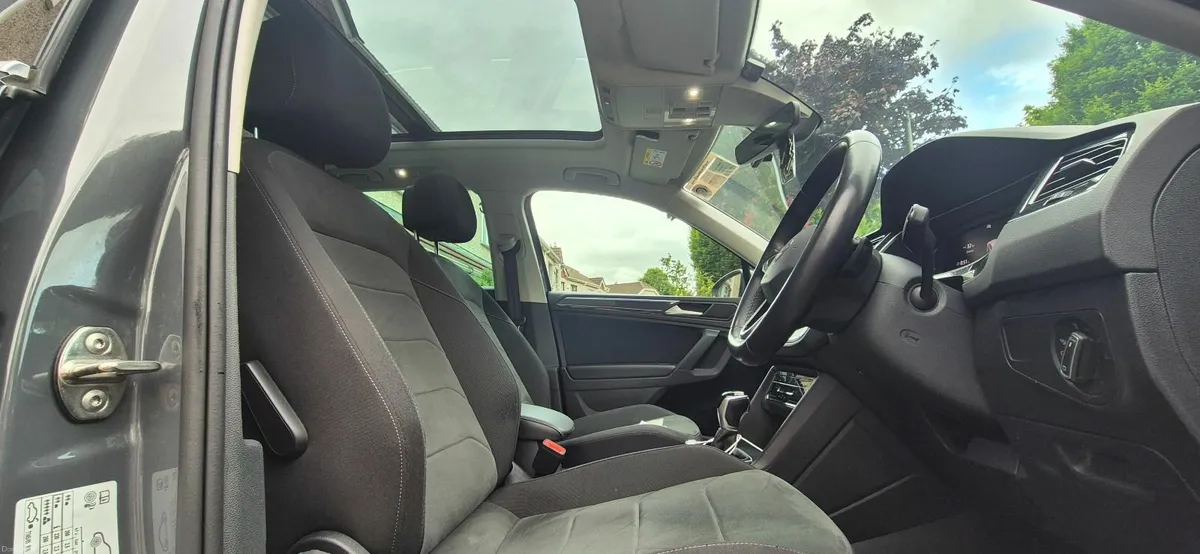 Tiguan Elegance 2.0TDI Auto | Panoramic Roof - Image 4