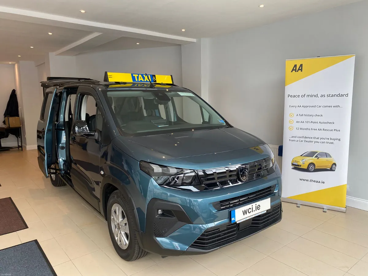 ✅ Wheelchair Taxi Peugeot Rifter LWB - Image 2