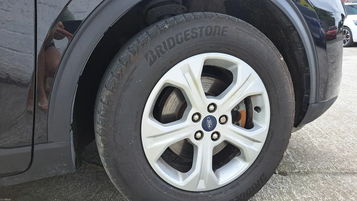 Ford Kuga 2022 - Image 3