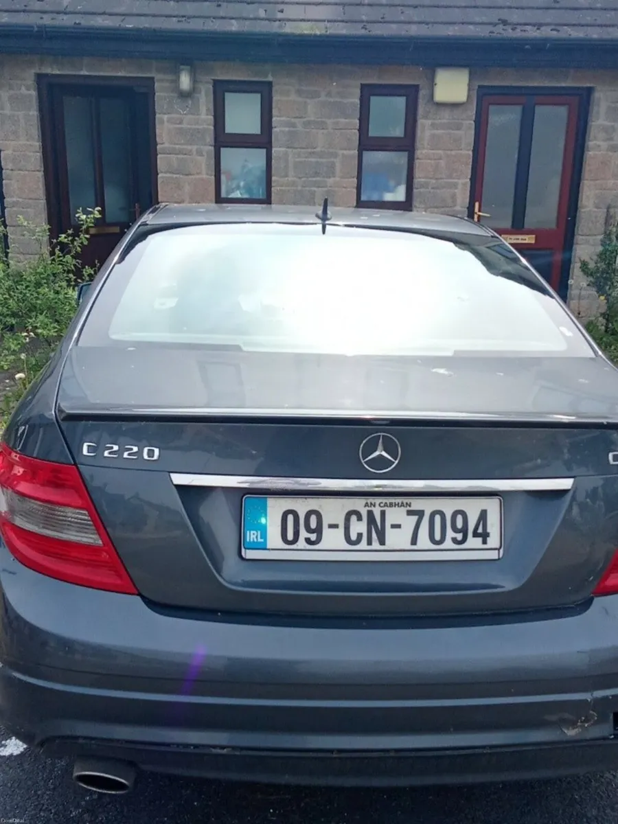 09 Mercedes Benz C220 car for sale - Image 4