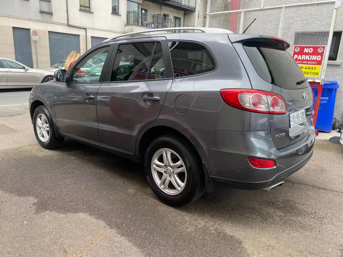 Hyundai Santa Fe 2.0 COMFORT 5DR 2WD DELUXE 4DR - Image 5