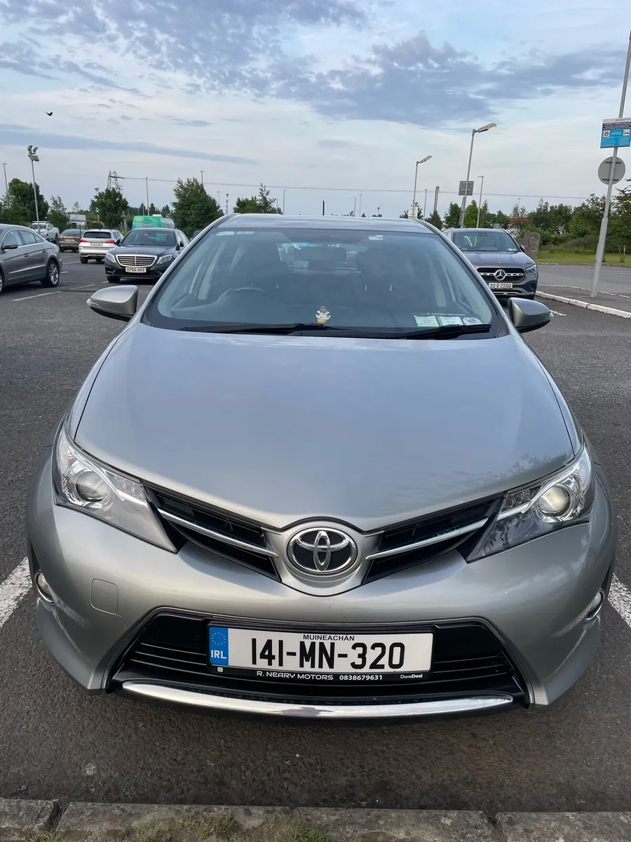 Toyota auris 2014 diesel - Image 1
