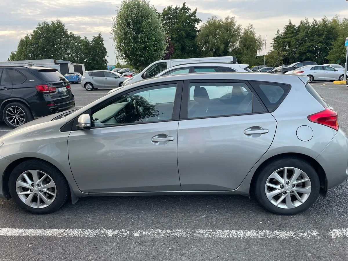 Toyota auris 2014 diesel - Image 3