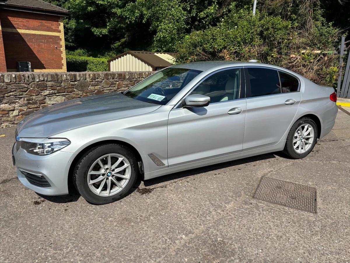 BMW 5-Series 2019 - Image 2