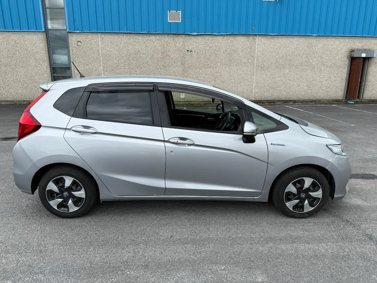 Honda Fit 2019 1.5HYBRID AUTO NCT05/28 - Image 5