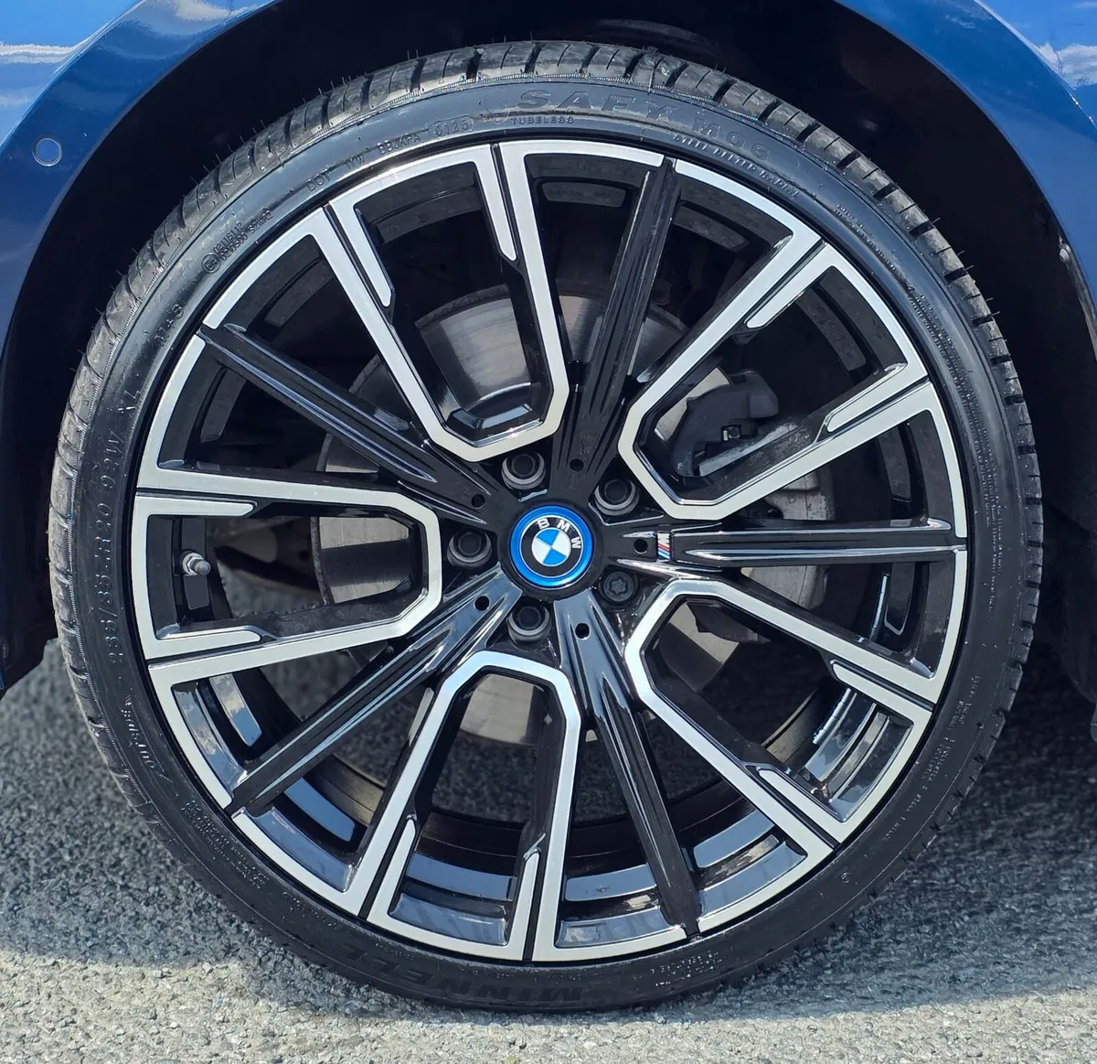 BMW 330e Touring PHEV XDrive 292Bhp Auto (231) - Image 6
