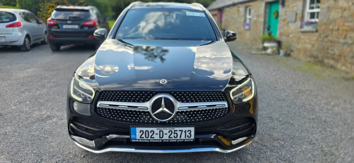 Mercedes-Benz 300E AMG LINE 4MATIC PREMIUM HYBRID - Image 4