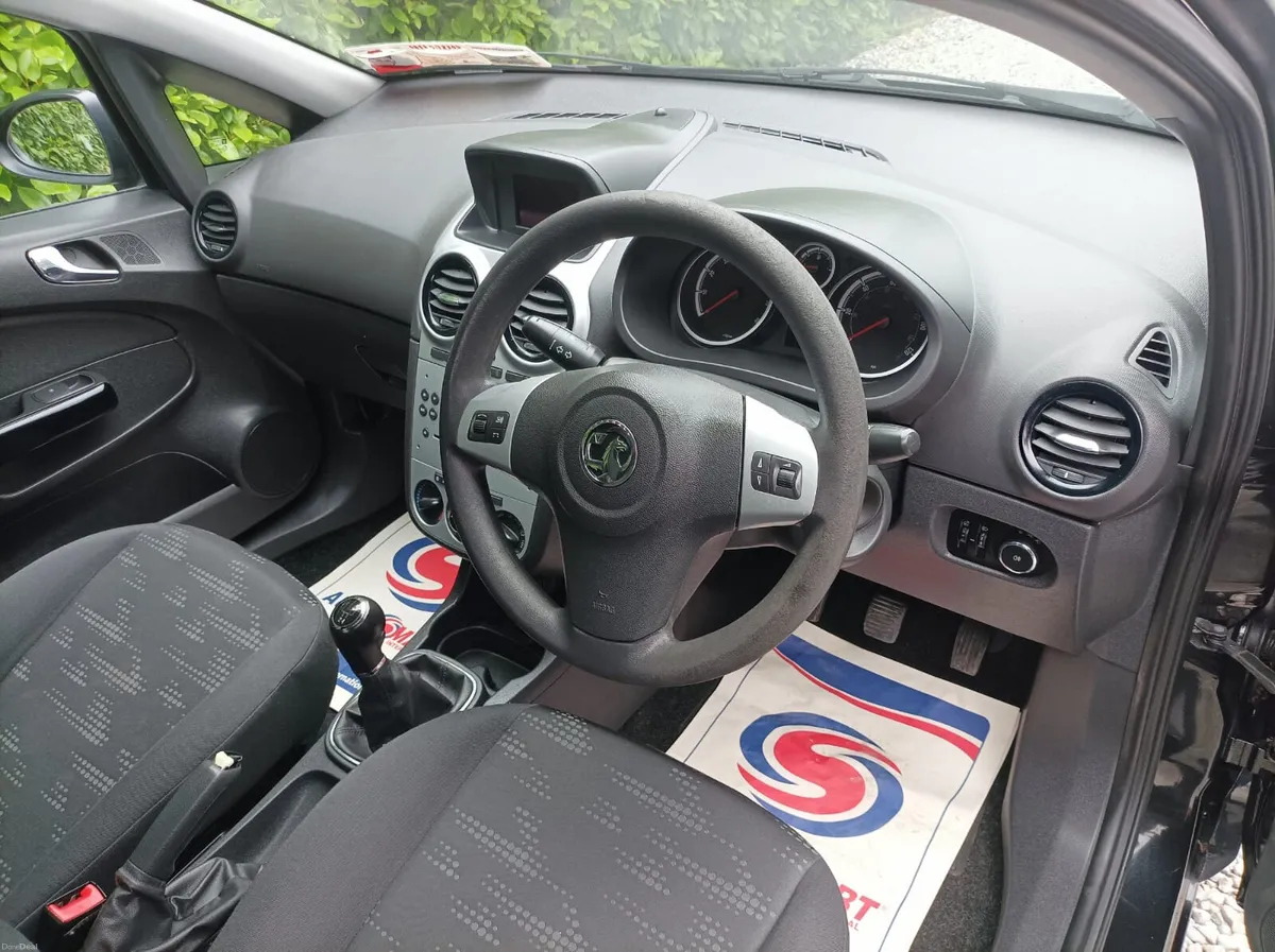 Opel Corsa 1.2 Petrol 5 speed Manual, 2015 - Image 4