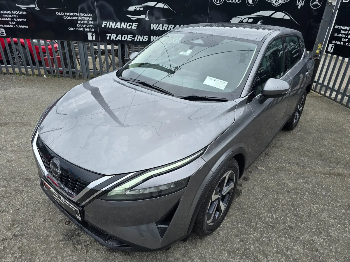 241 Nissan Qashqai 1.5 AUTO, LOW MILES, LIKE NEW - Image 3