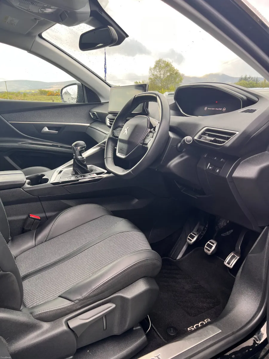 Peugeot 5008 2023 - Image 3