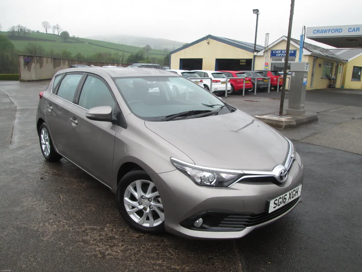 2016  TOYOTA  AURIS  1.6  D-4D  BUSINESS  EDT  5DR - Image 1