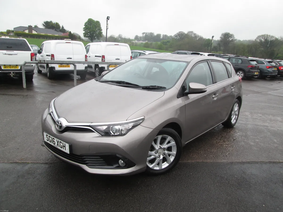 2016  TOYOTA  AURIS  1.6  D-4D  BUSINESS  EDT  5DR - Image 2