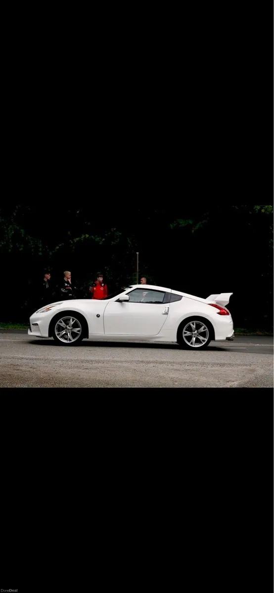 Nissan 370z - Image 1