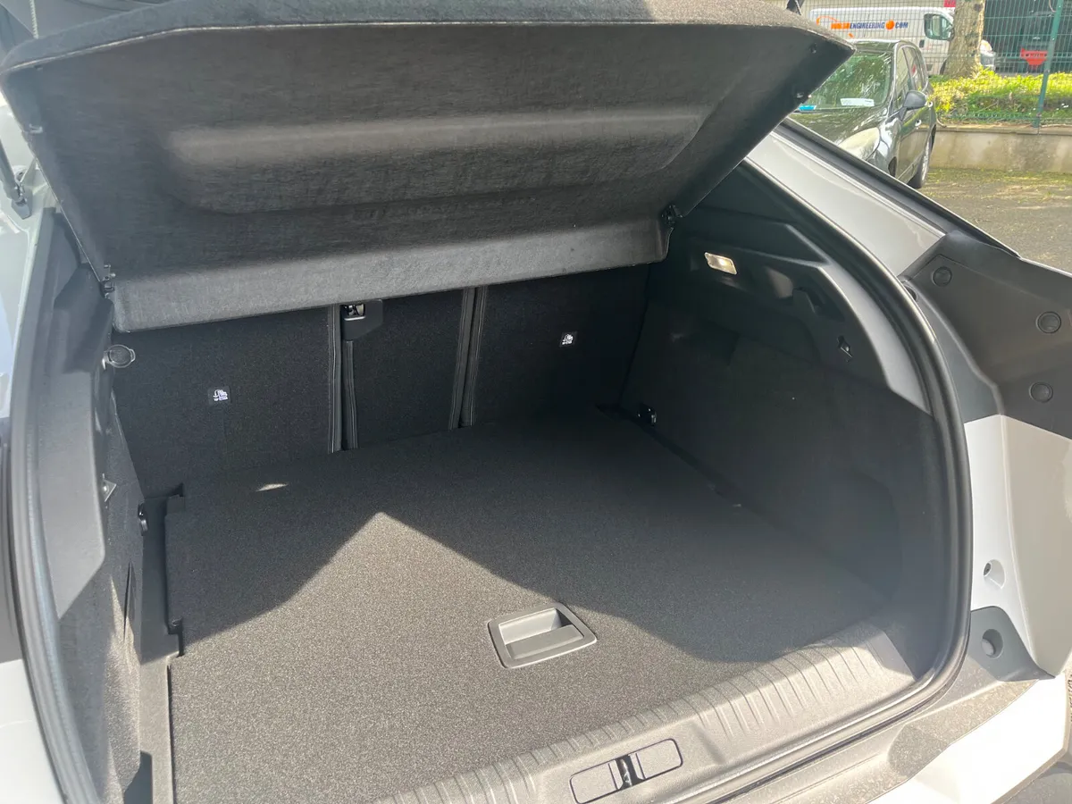 Peugeot 3008 Allure 1.2 Hybrid 136 - Image 6