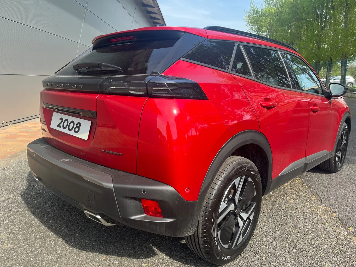 Peugeot 2008 Allure 1.2 Hybrid 136 - Image 3
