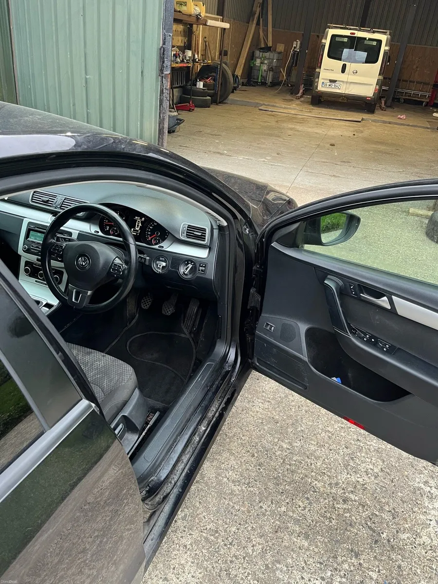 Volkswagen passat - Image 4