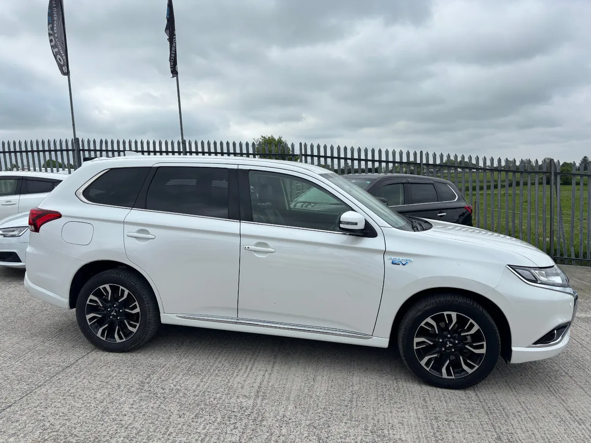 Mitsubishi Outlander Instyle  PEHV 2017 - Image 2