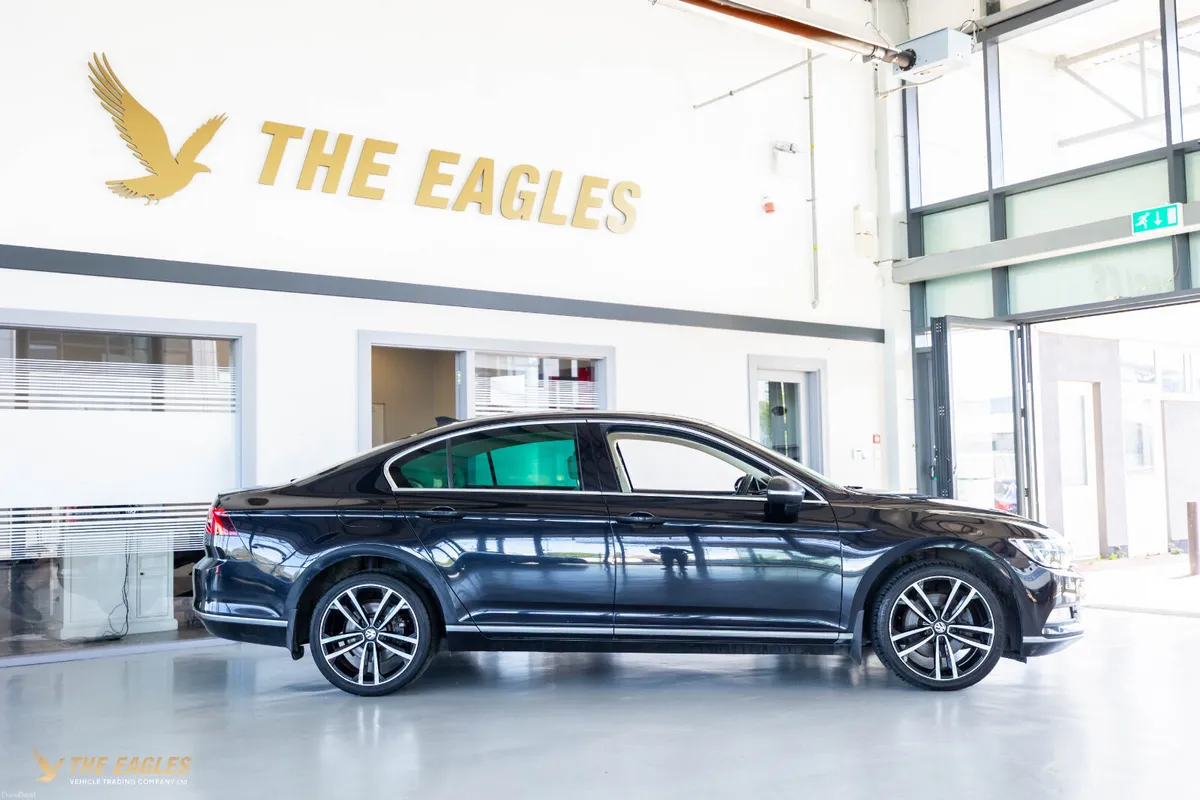 Volkswagen Passat HIGHLINE 1.6 TDI MANUAL - Image 3