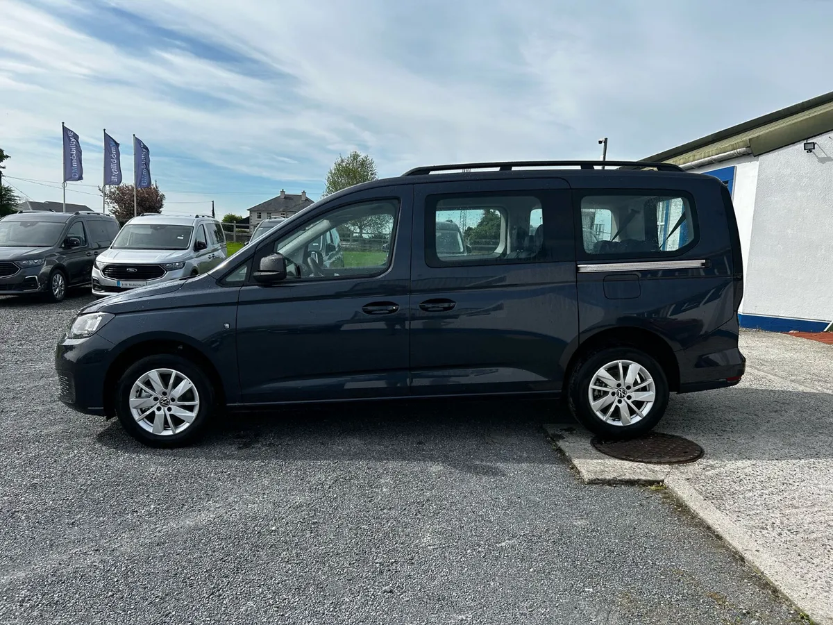 261 Taxi WAV VW Caddy Maxi Life - Image 4