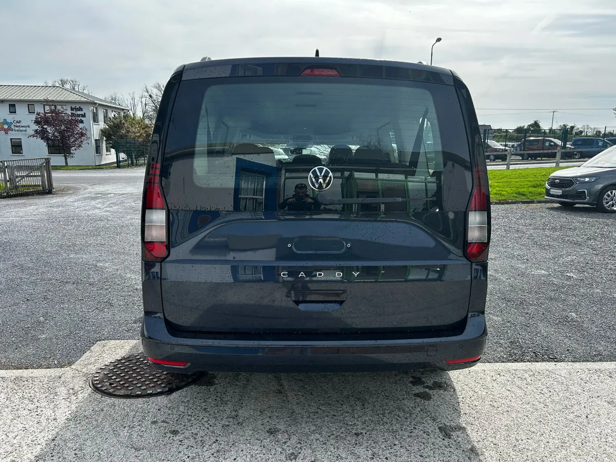 262 Taxi WAV VW Caddy Maxi Life - Image 6