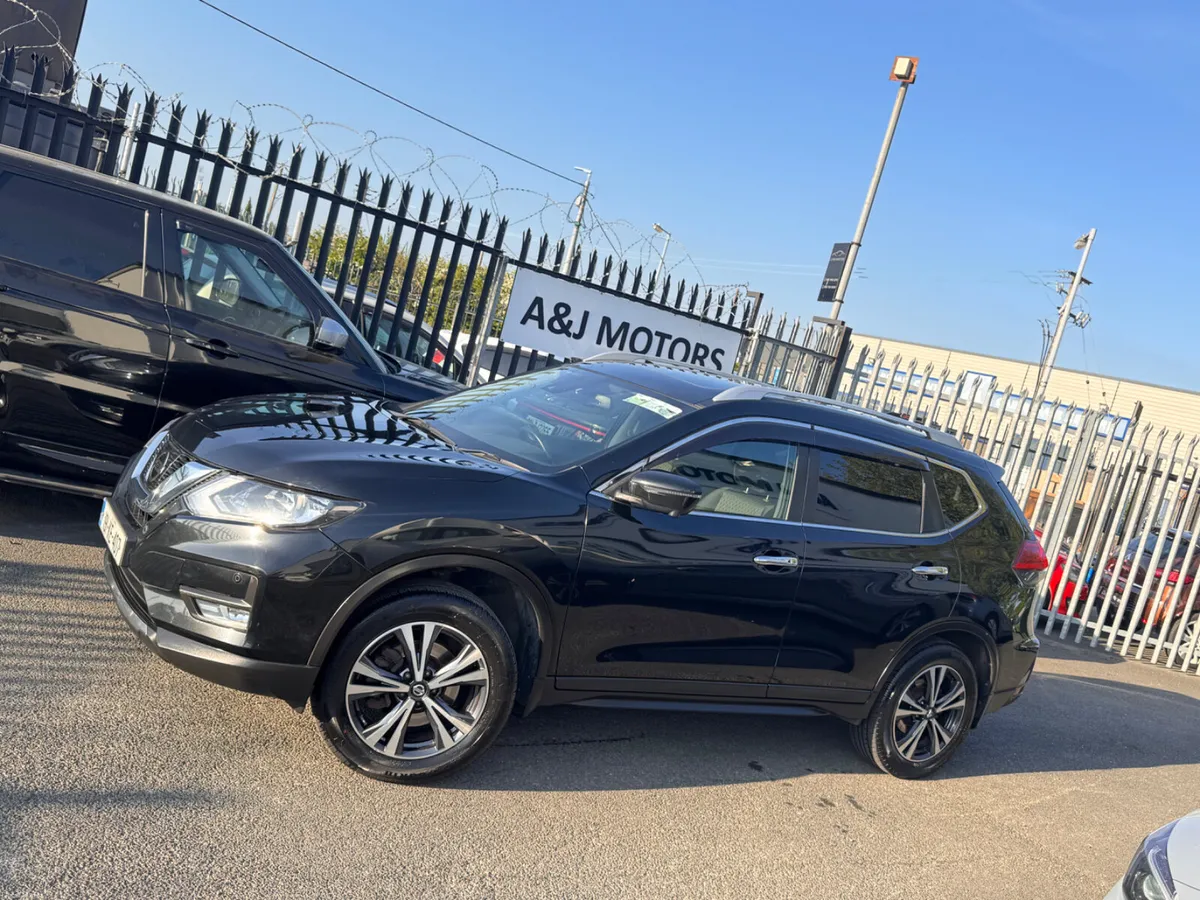 19 Nissan X-Trail 1.6 Diesel Glass Roof - Image 2