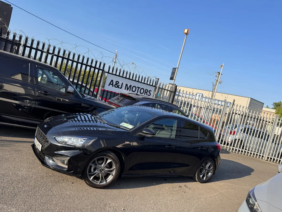 19 Ford Focus ST LINE - Image 3