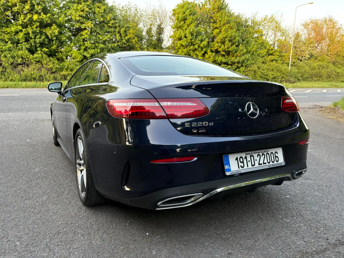 Mercedes-Benz E-Class 2019 Like New Low Miles - Image 4