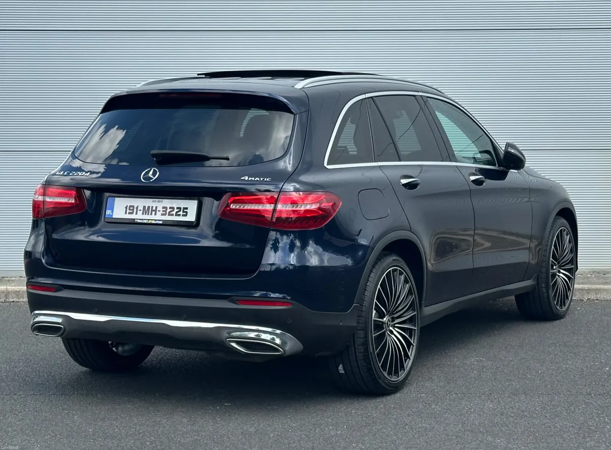 MercedesGLC220d Premium+ Sunroof - Image 3