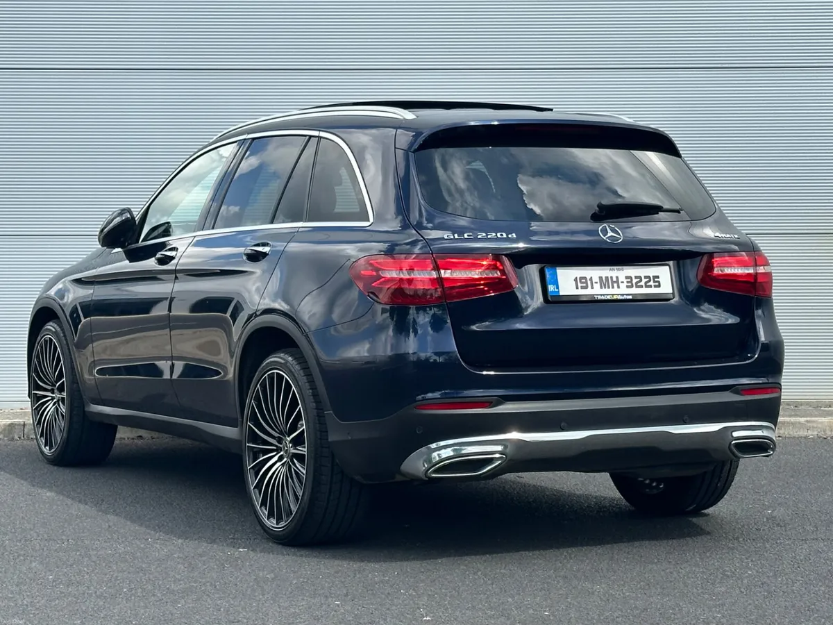 MercedesGLC220d Premium+ Sunroof - Image 2
