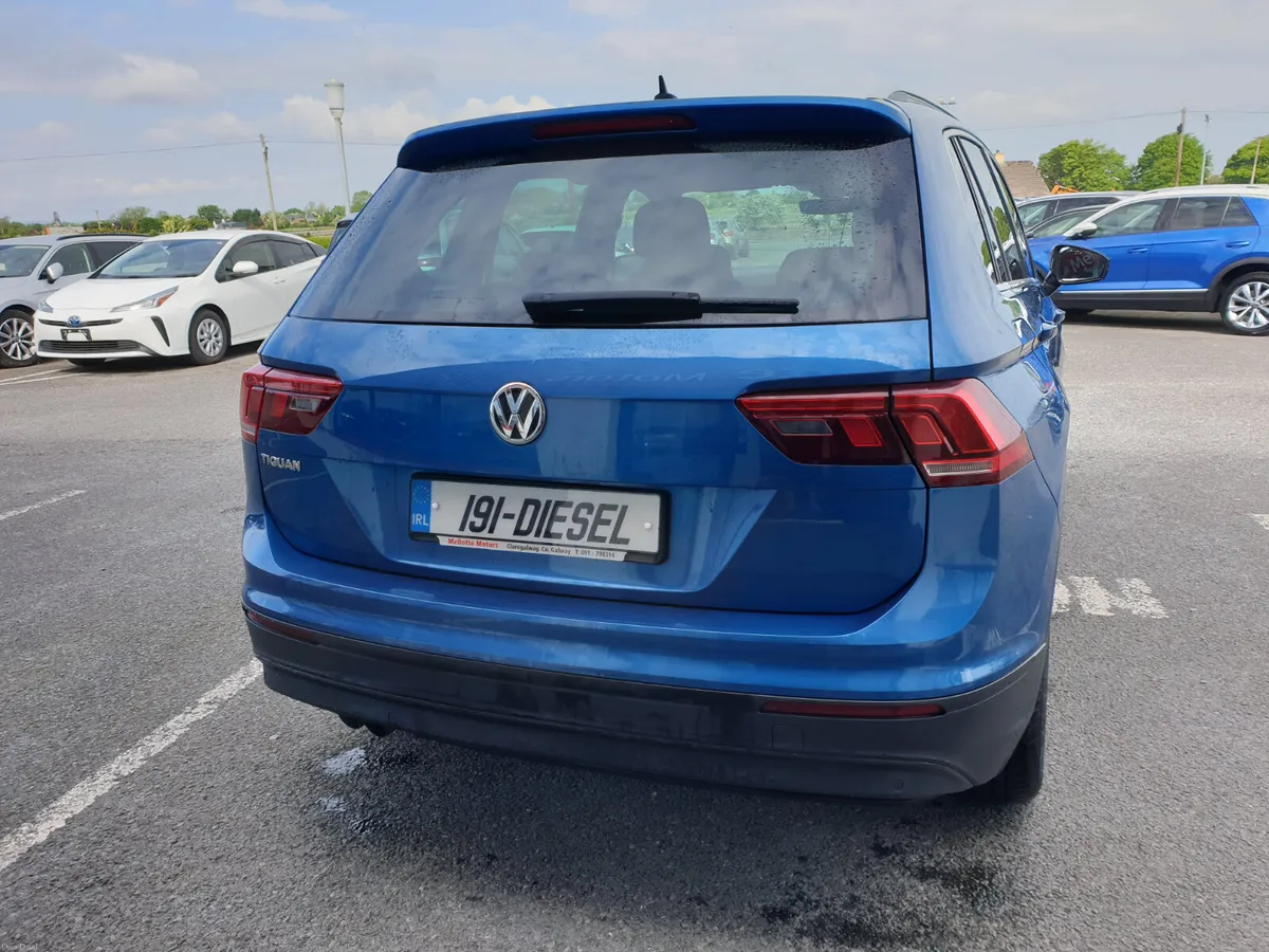 Volkswagen Tiguan 2.0TDI**UPGRADED ALLOYS** - Image 5