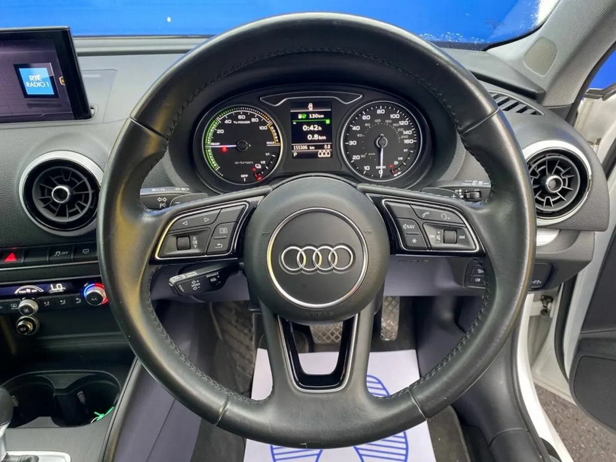 Audi A3 SPORT 1.4 TFSI AUTO // HUGE SPEC // APPLE - Image 4