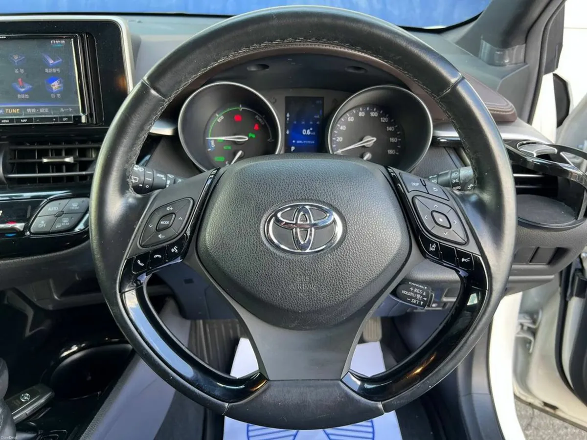 Toyota C-HR 1.8 HYBRID AUTO // HEATED SEATS // 2 Y - Image 4