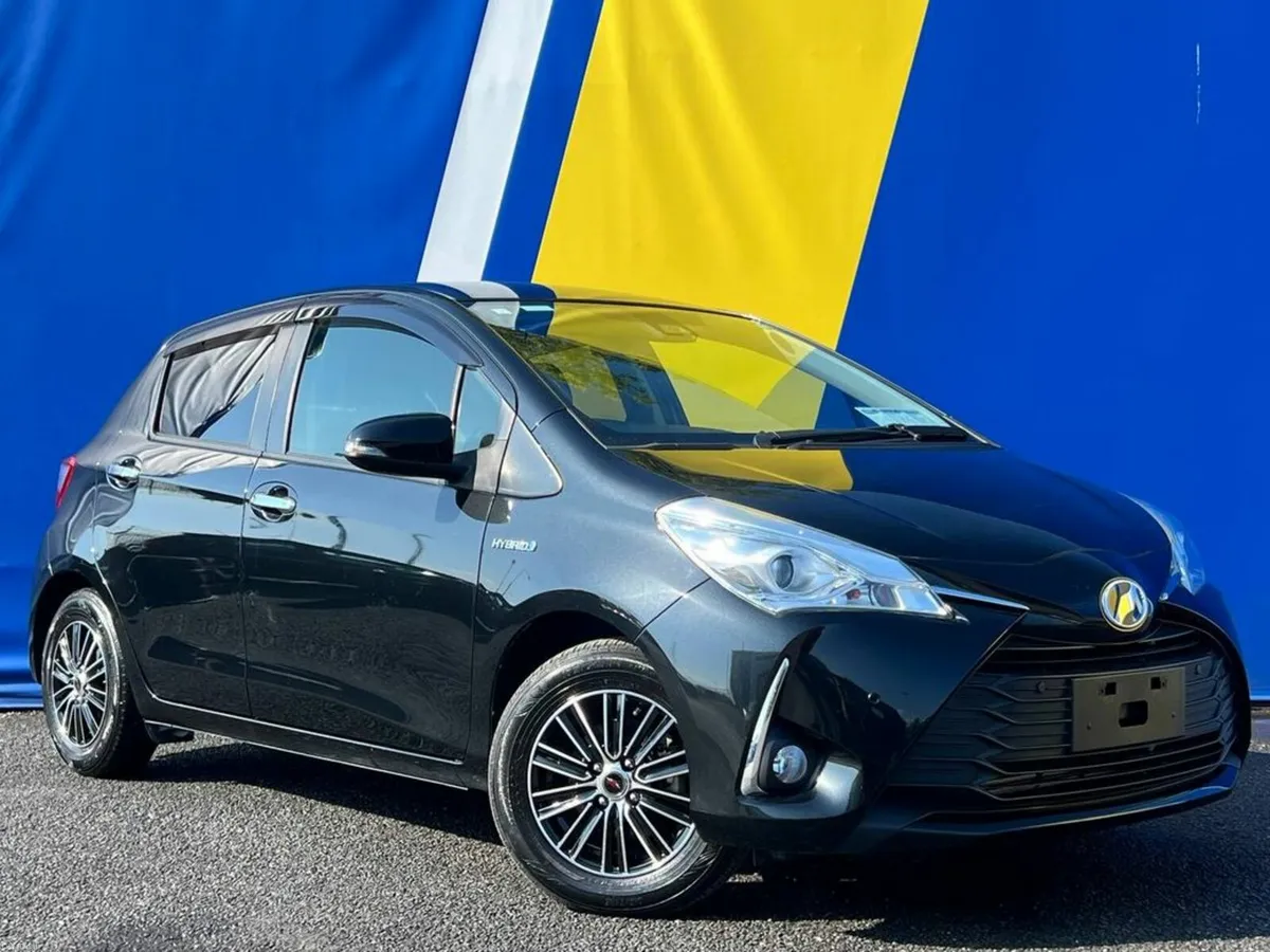 Toyota Yaris 1.5 HYBRID AUTO // 14" ALLOYS // NEW - Image 1