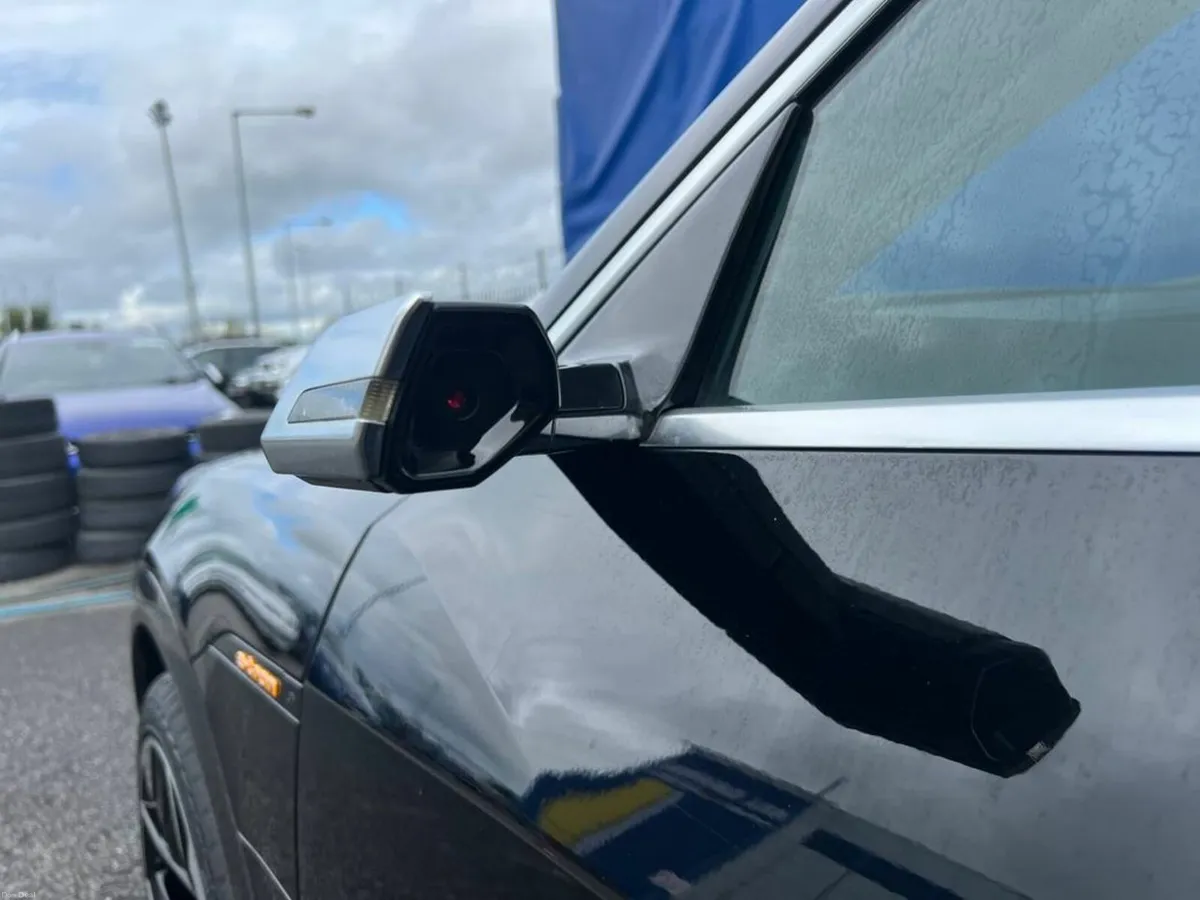 Audi e-tron QUATTRO 50 // RS-PERFORMANCE PACK // D - Image 4