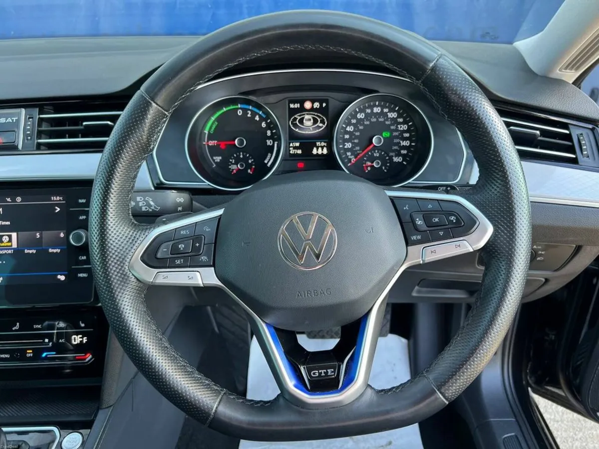 Volkswagen Passat GTE 1.4 HYBRID AUTO // LEATHER H - Image 4