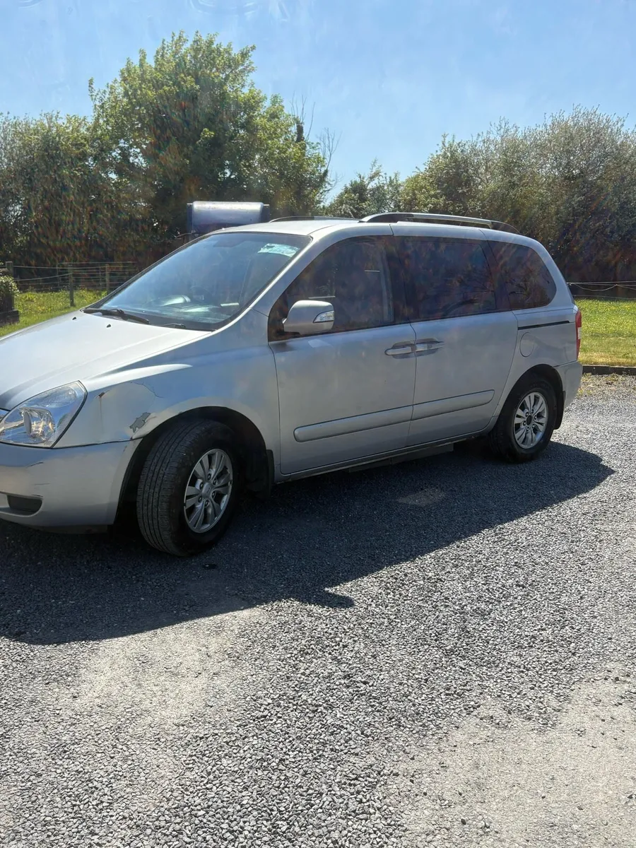 Kia Sedona Wheelchair car (tax 31/07/2026) - Image 2