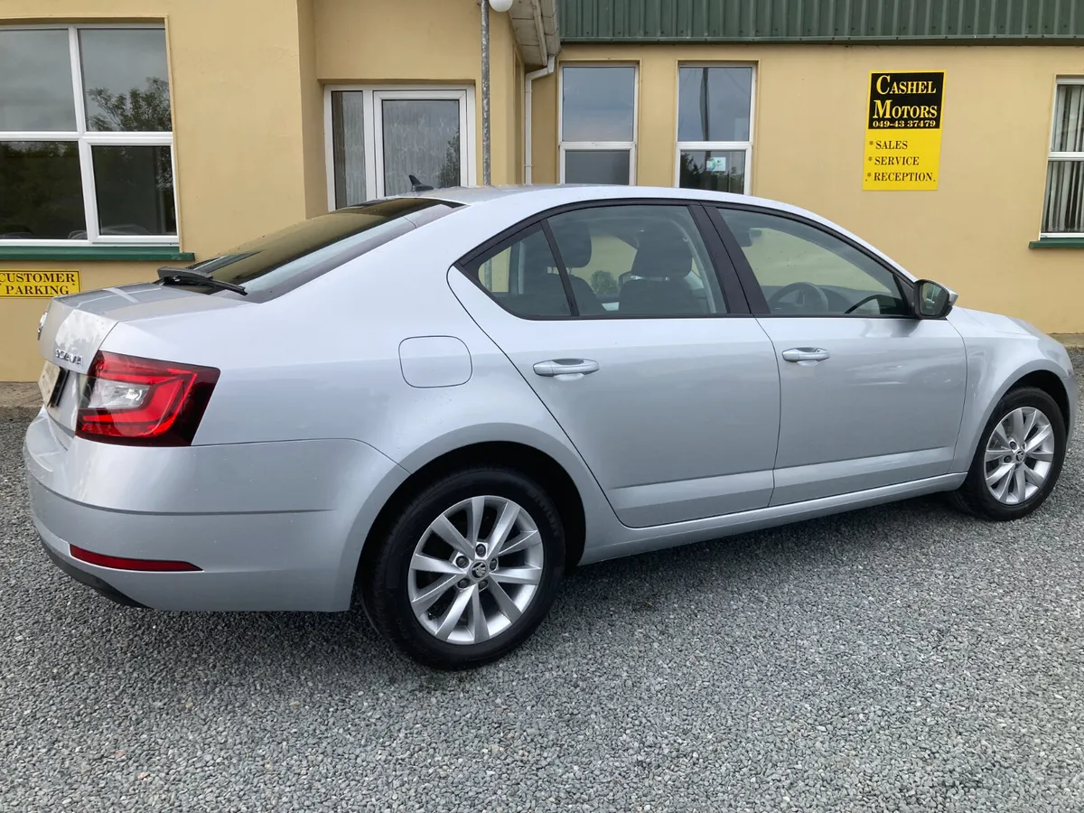 AMBITION TSI 115HP Showroom Condition 1 Owner - Image 3