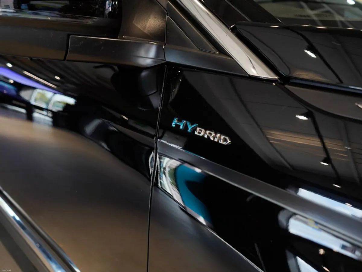 2022 Peugeot 3008 FL Allure Plug-in Hybrid - Image 2